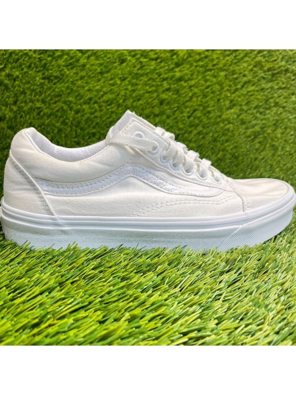 Vans Old Skool Womens Size 8 White Athletic Skateboard Walking Shoes Sneakers